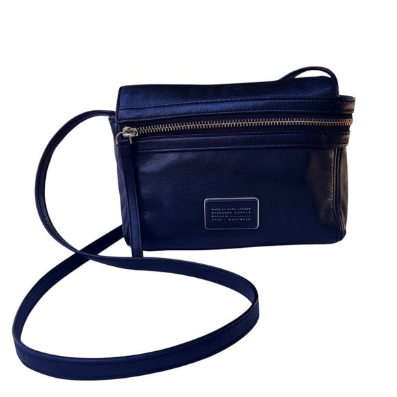 Marc by Marc Jacobs Black Leather Crossbody Bag Purse Gold Zip - Picture 16 of 16